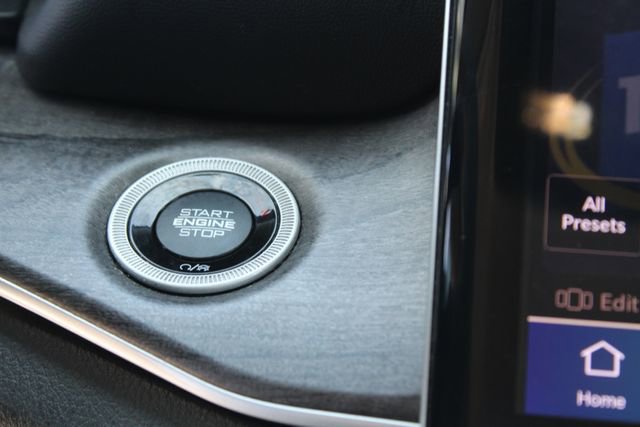 Used 2023 Jeep Grand Cherokee L Limited AWD/4WD image 23
