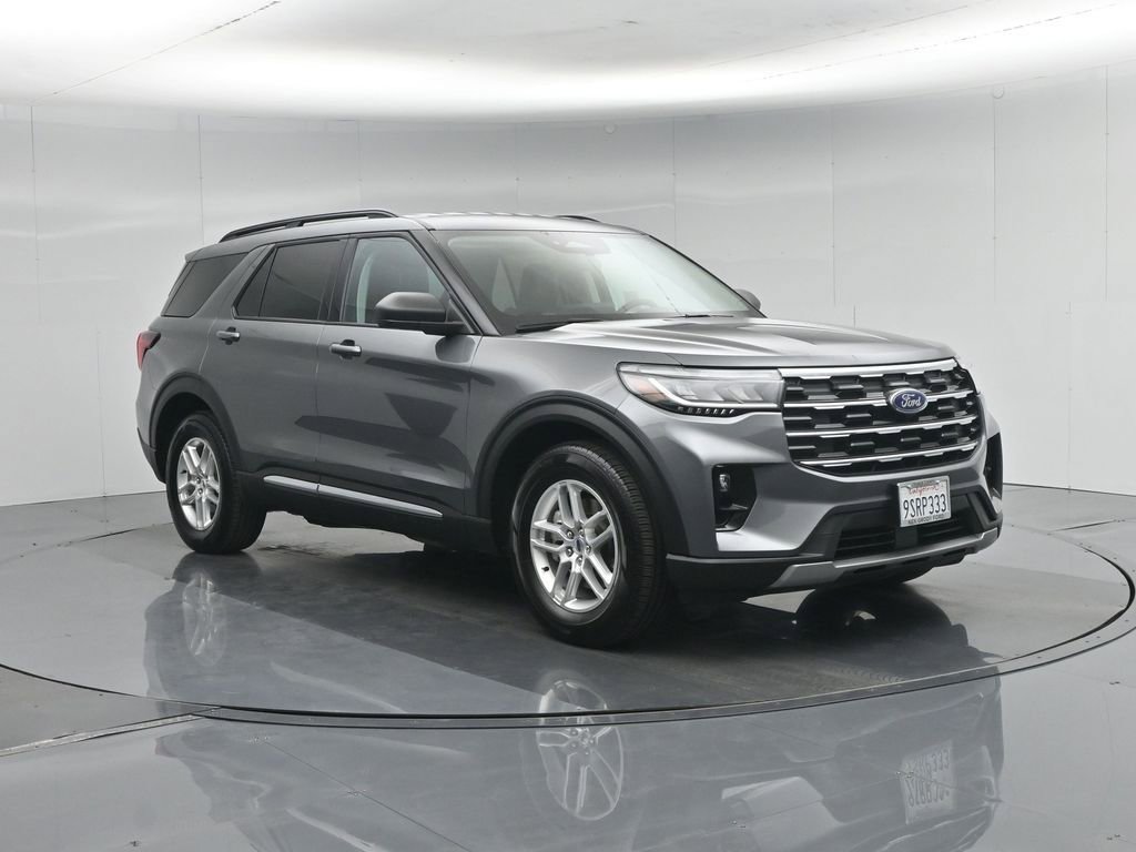 Used 2025 Ford Explorer Active w/ Active Comfort Package RWD image 60