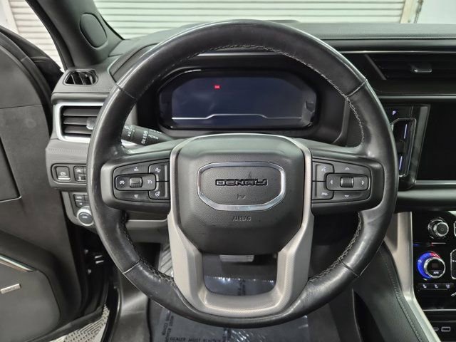 Used 2022 GMC Yukon XL Denali image 25