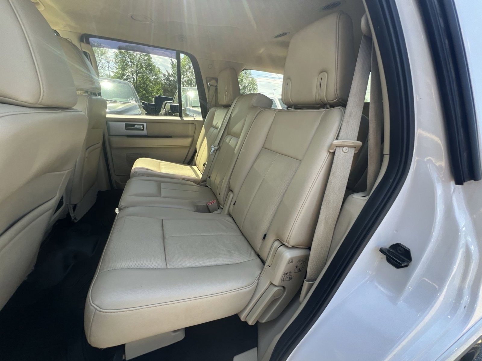 Used 2015 Ford Expedition Limited w/ Equipment Group 301A image 32