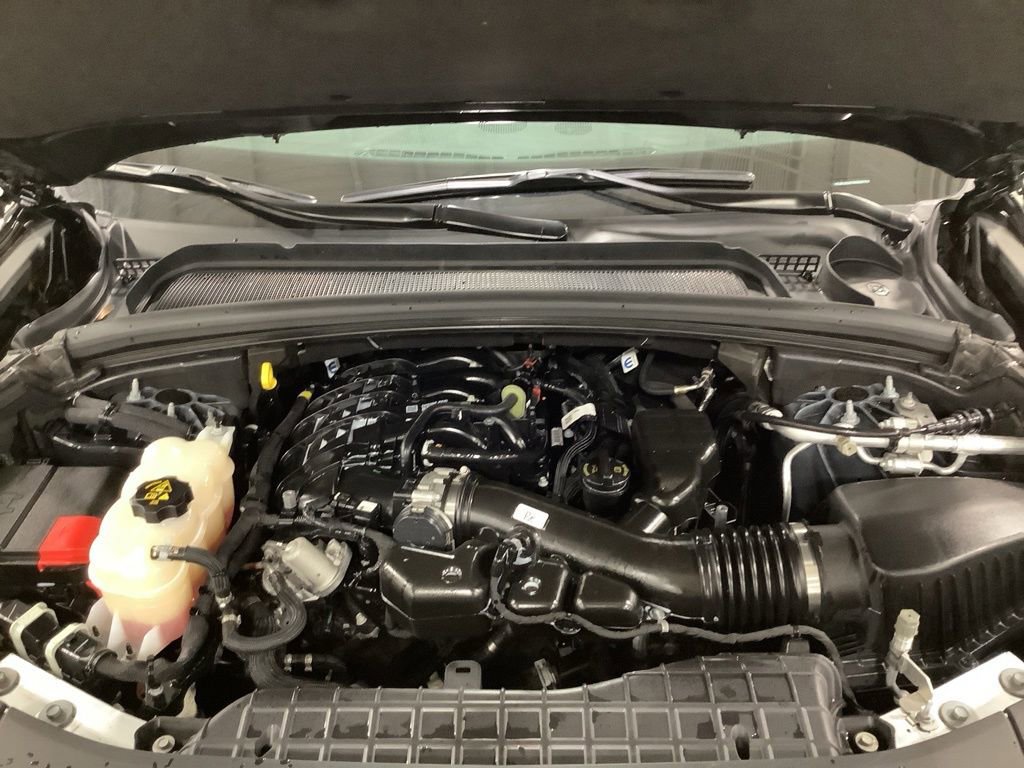 Used 2024 Jeep Grand Cherokee L Laredo image 30