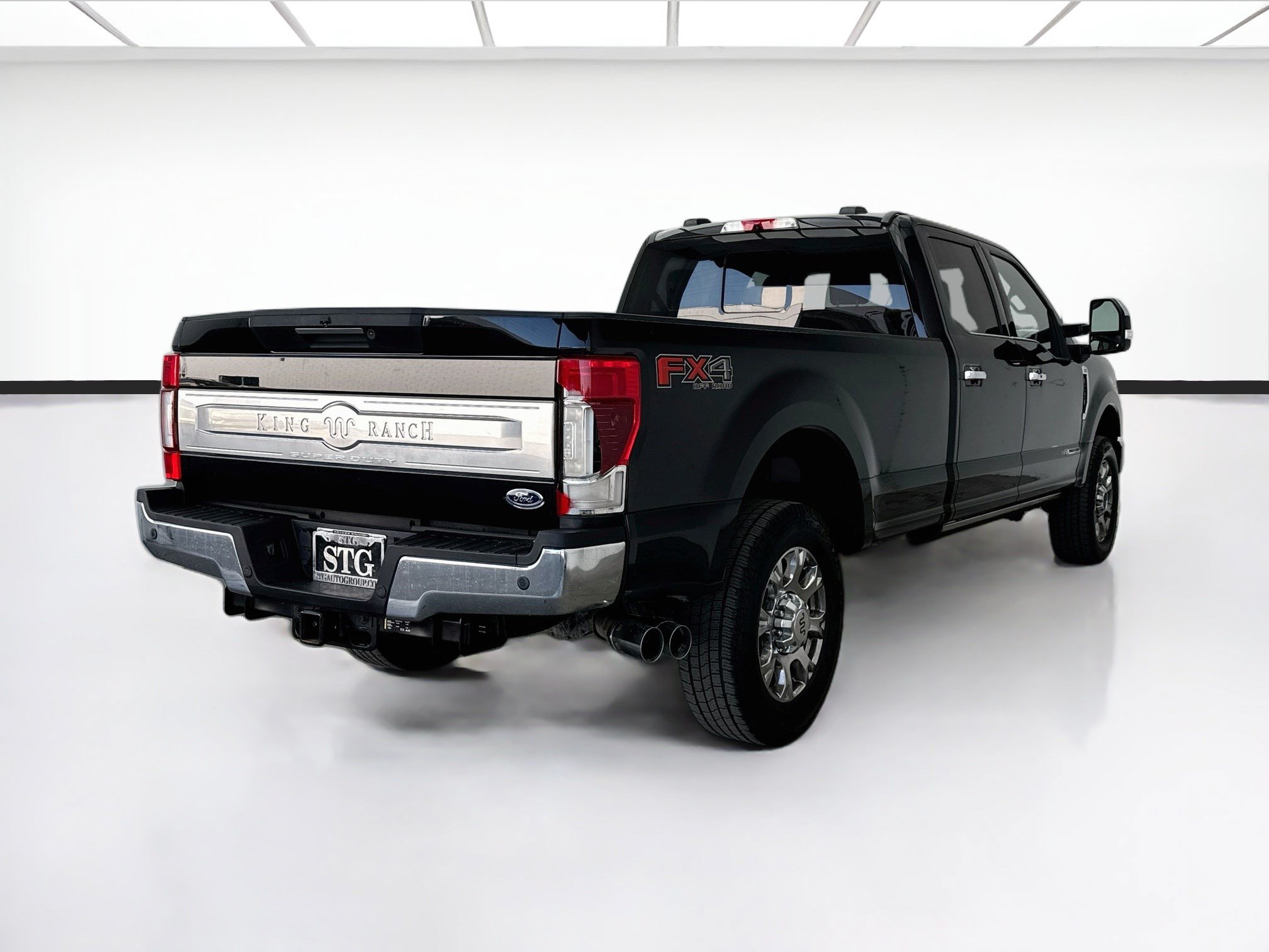Used 2022 Ford F350 King Ranch w/ King Ranch Ultimate Package AWD/4WD image 4
