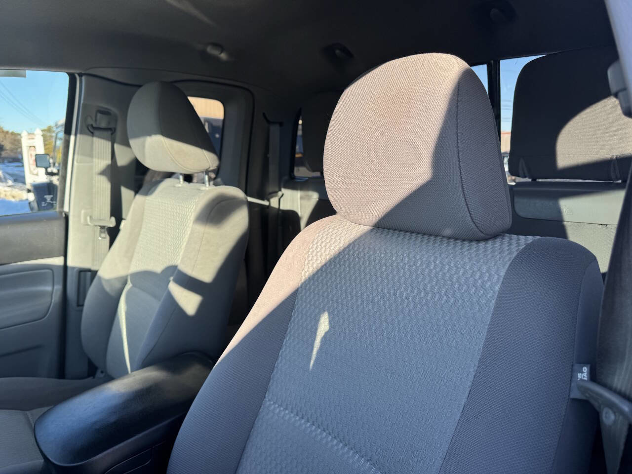 Used 2012 Toyota Tacoma 4x4 Access Cab w/ SR5 Pkg image 15