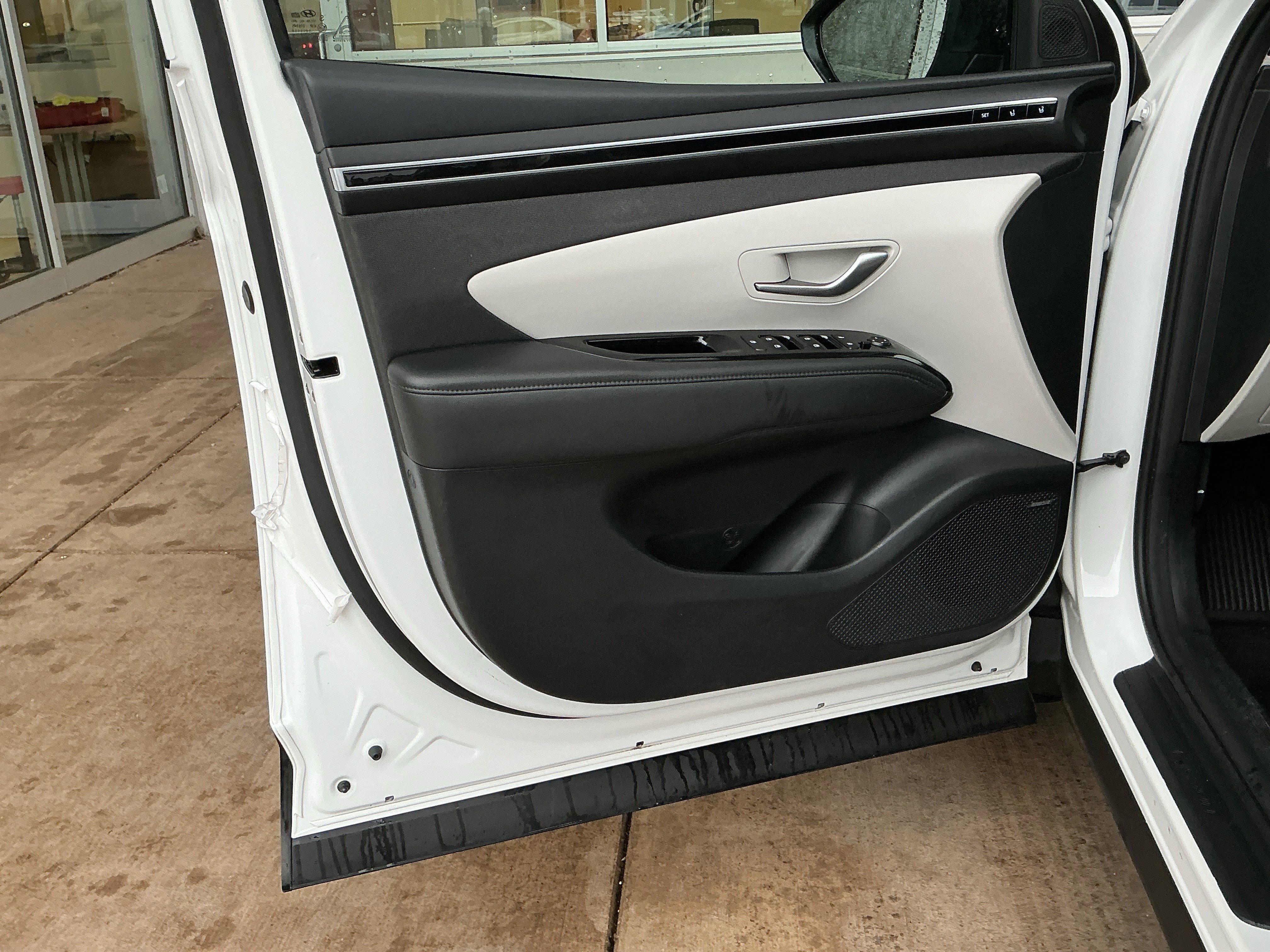 Used 2023 Hyundai Tucson Limited image 14