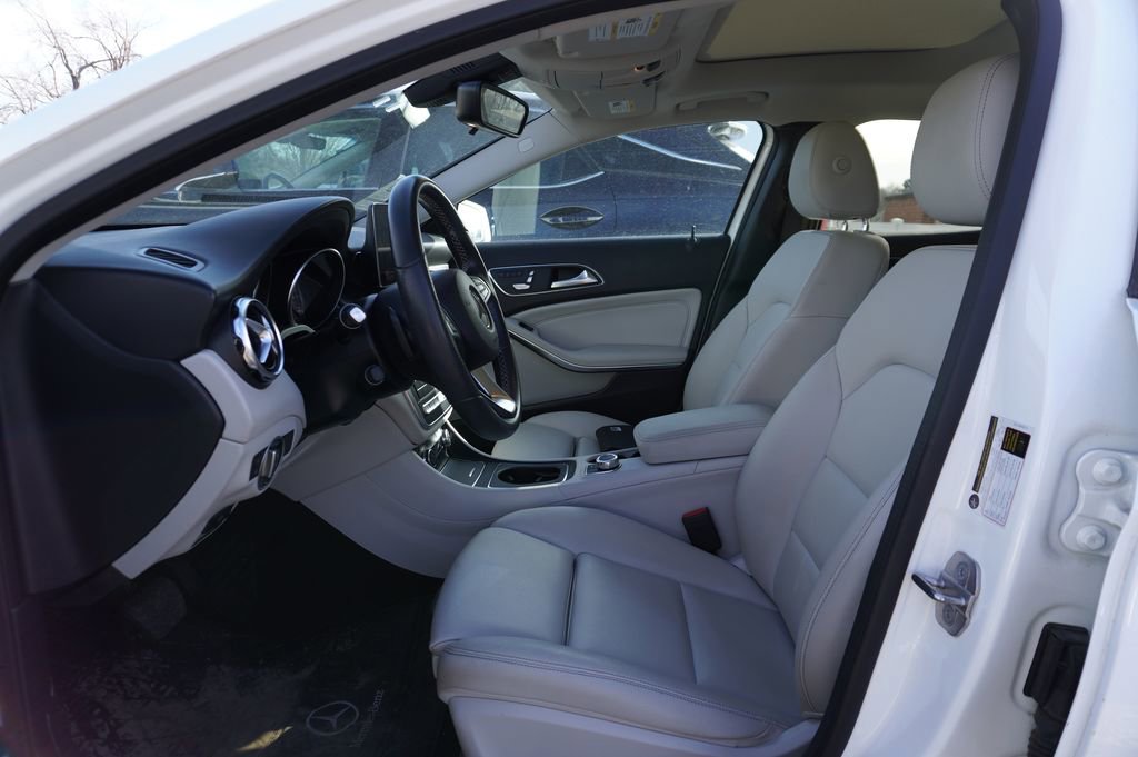 Used 2018 Mercedes-Benz GLA 250 4MATIC image 2