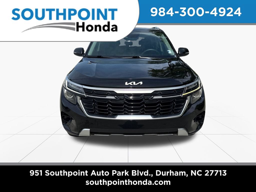 Used 2024 Kia Seltos EX AWD/4WD image 2