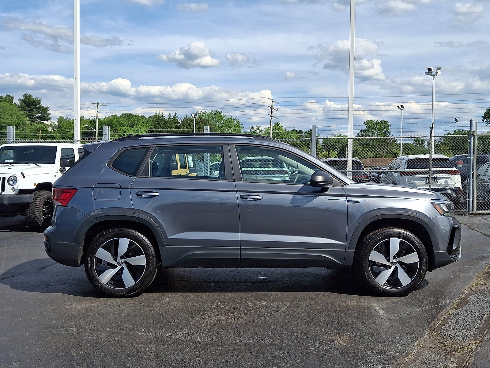 Certified 2024 Volkswagen Taos S AWD/4WD image 7
