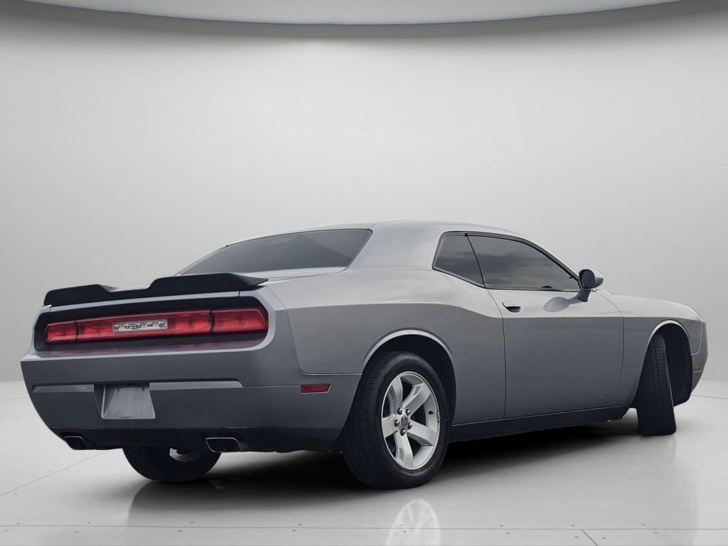 Used 2014 Dodge Challenger SXT image 23