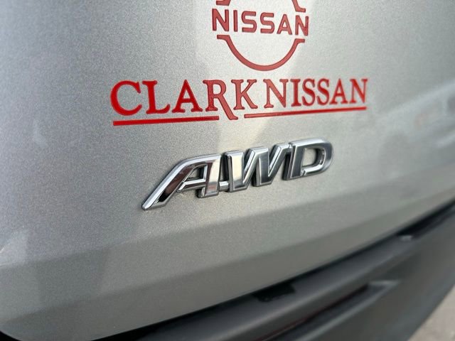 Used 2021 Toyota Sienna XLE image 9