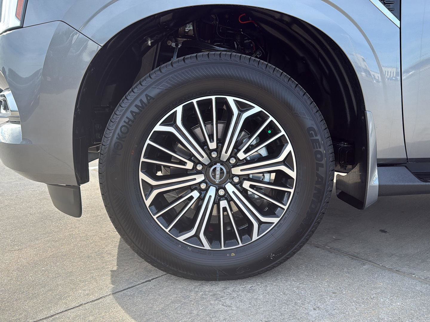 New 2026 Nissan Armada SL w/ Captain's Chari Seat Package image 3