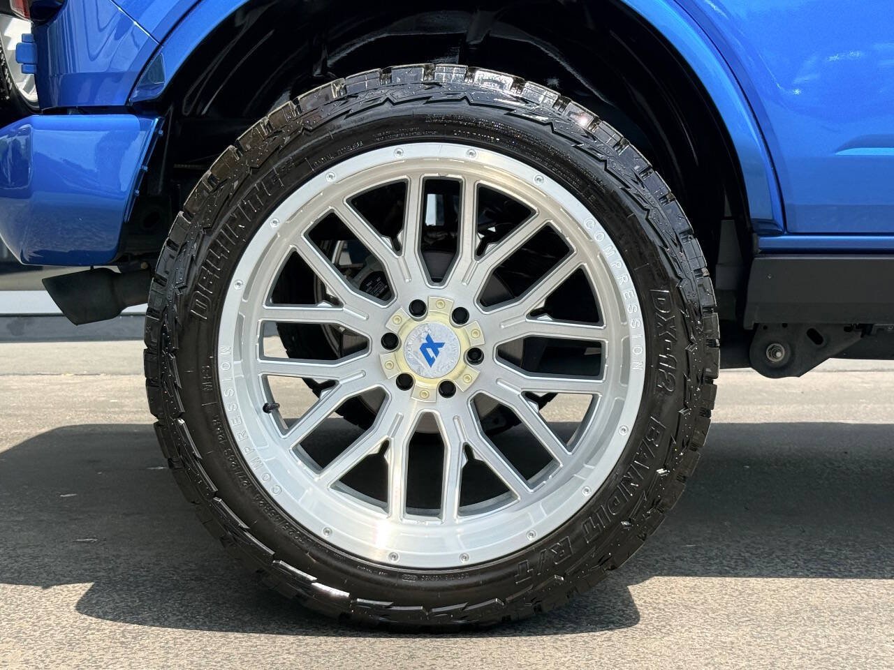 Used 2022 Ford Bronco Wildtrak AWD/4WD image 12