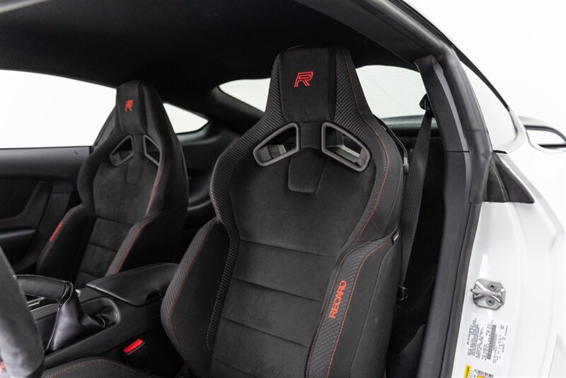 Used 2017 Ford Mustang Shelby GT350R w/ GT350R Equipment Group 920A RWD image 54