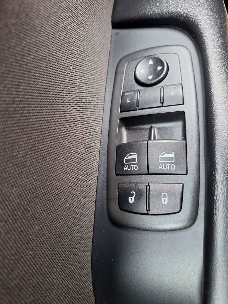 Used 2021 Dodge Challenger SXT w/ Driver Convenience Group image 18