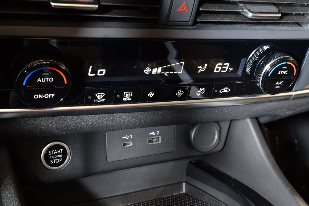 Used 2023 Nissan Rogue SV AWD/4WD image 24