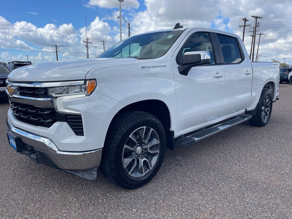 Used 2023 Chevrolet Silverado 1500 LT AWD/4WD image 5