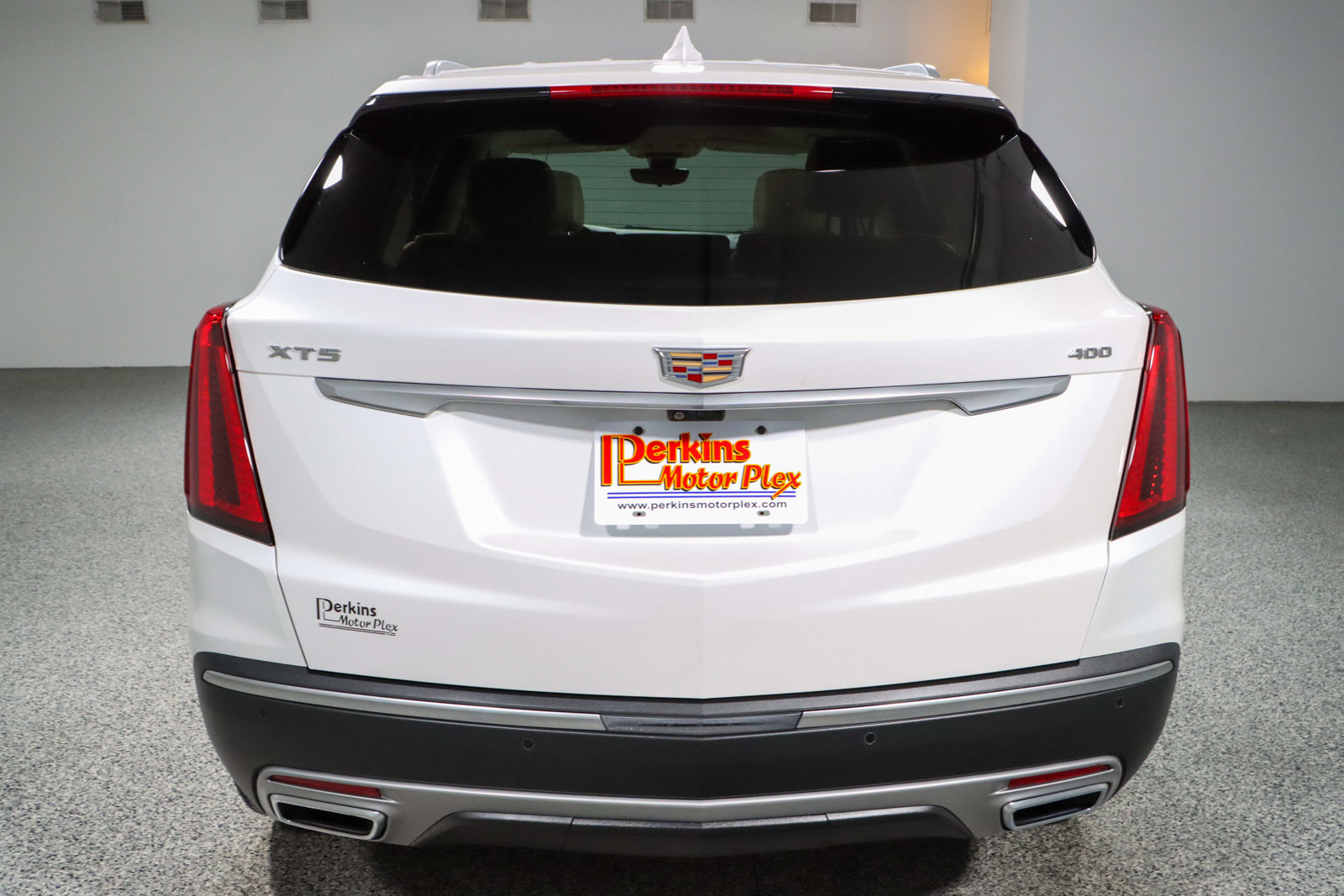 Used 2023 Cadillac XT5 Premium Luxury w/ Technology Package FWD image 8