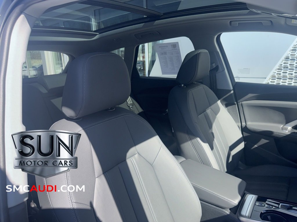 Used 2025 Audi Q5 Premium w/ Convenience Package image 12