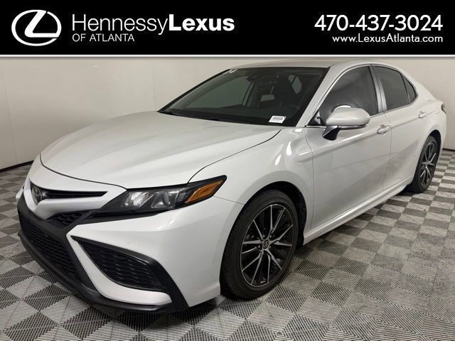 Used 2024 Toyota Camry SE w/ Convenience Package FWD image 1
