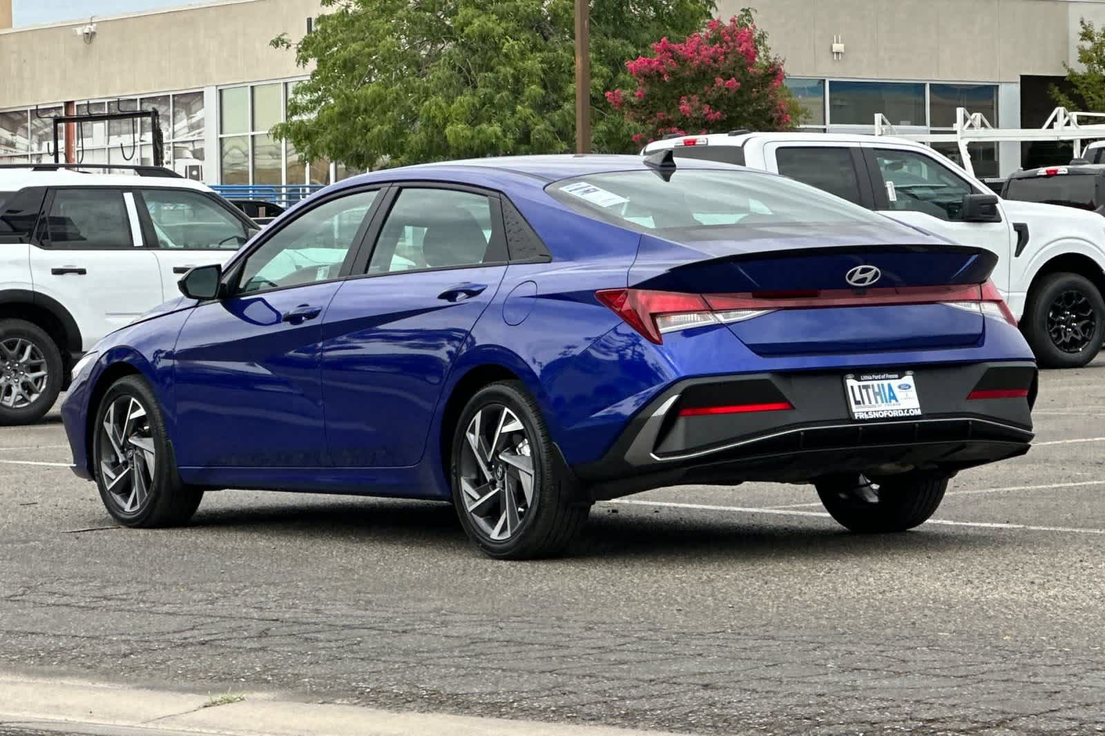 Used 2025 Hyundai Elantra Sport FWD image 6