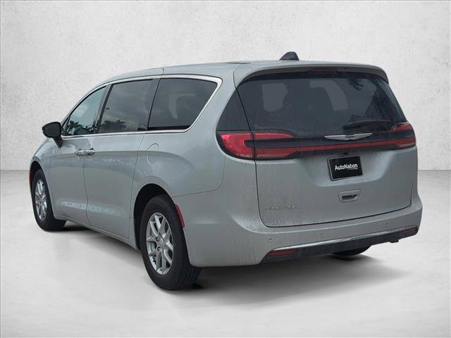 New 2026 Chrysler Pacifica Select image 9