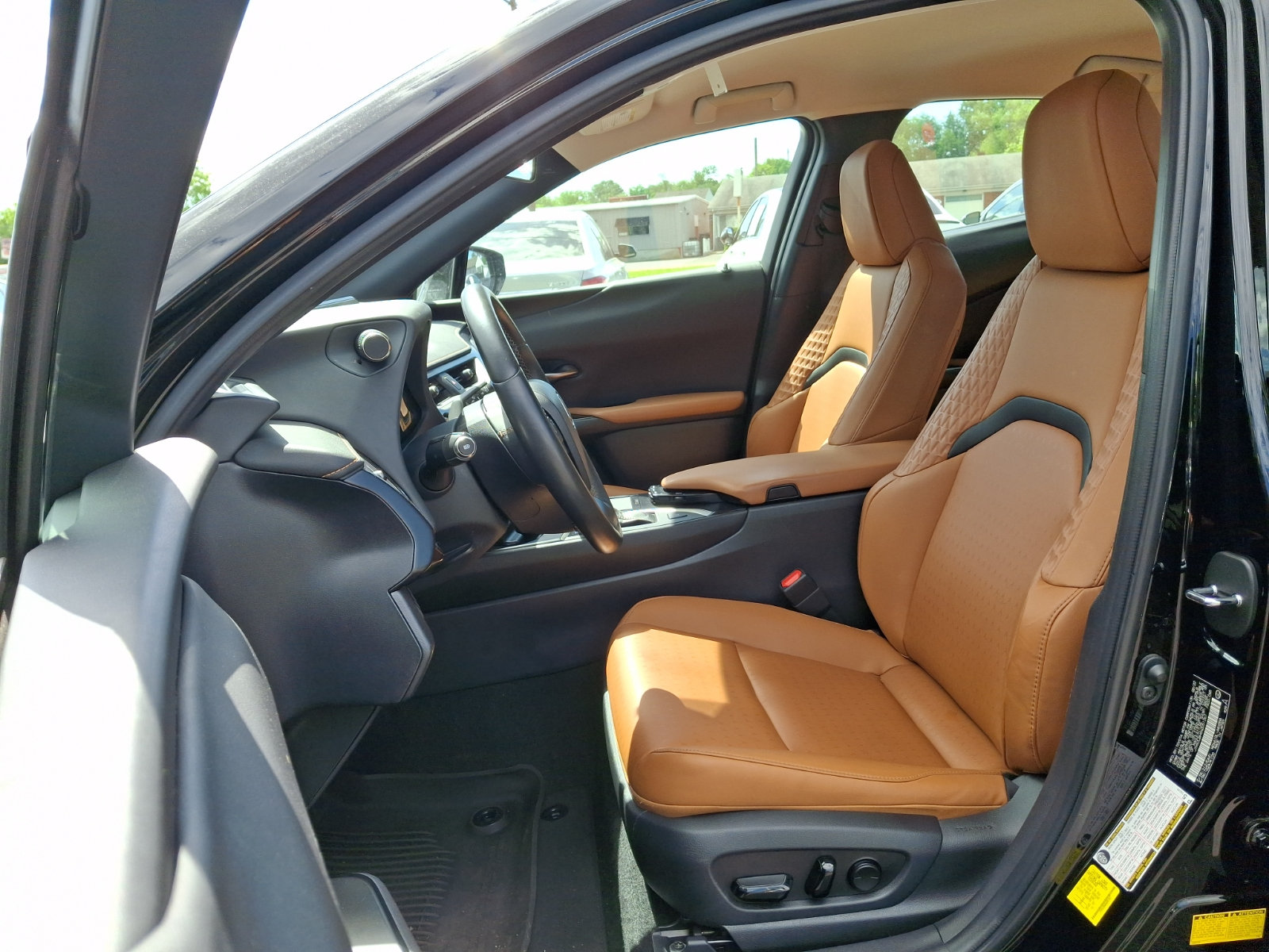 Used 2022 Lexus UX 200 w/ Accessory Package (Z1) FWD image 14