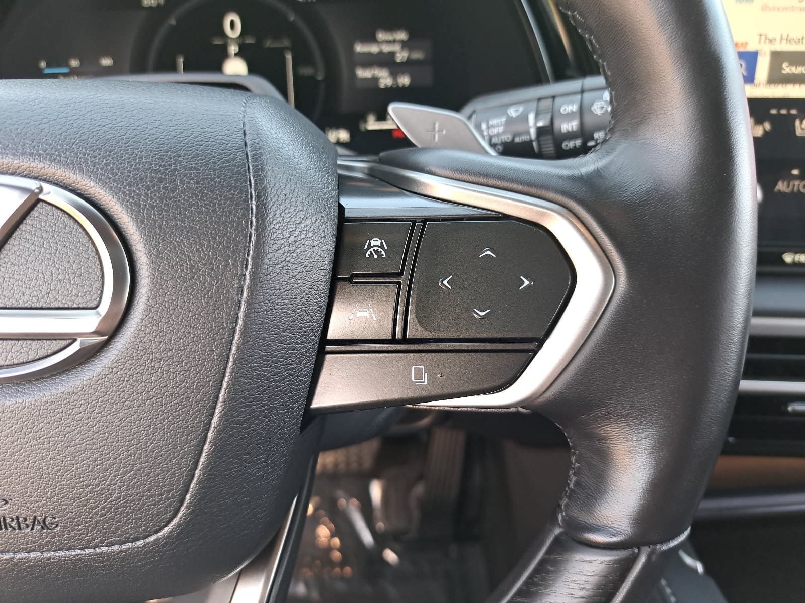 Used 2026 Lexus RX 450h AWD w/ Convenience Package image 20