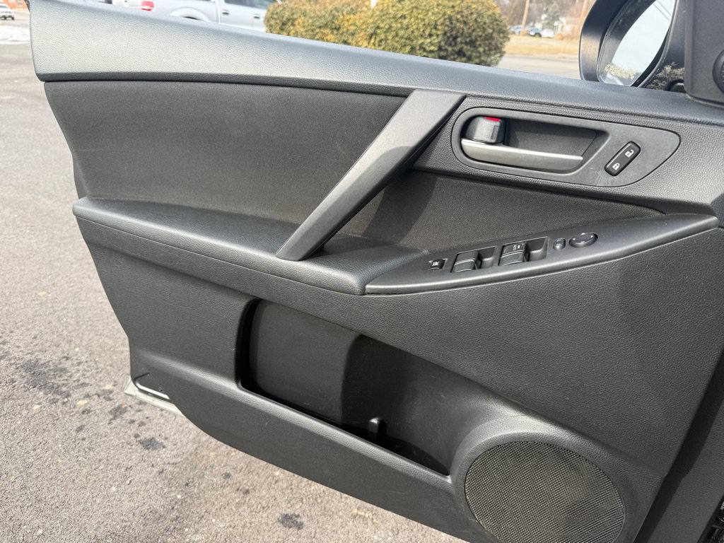 Used 2013 MAZDA MAZDA3 i Touring FWD image 22