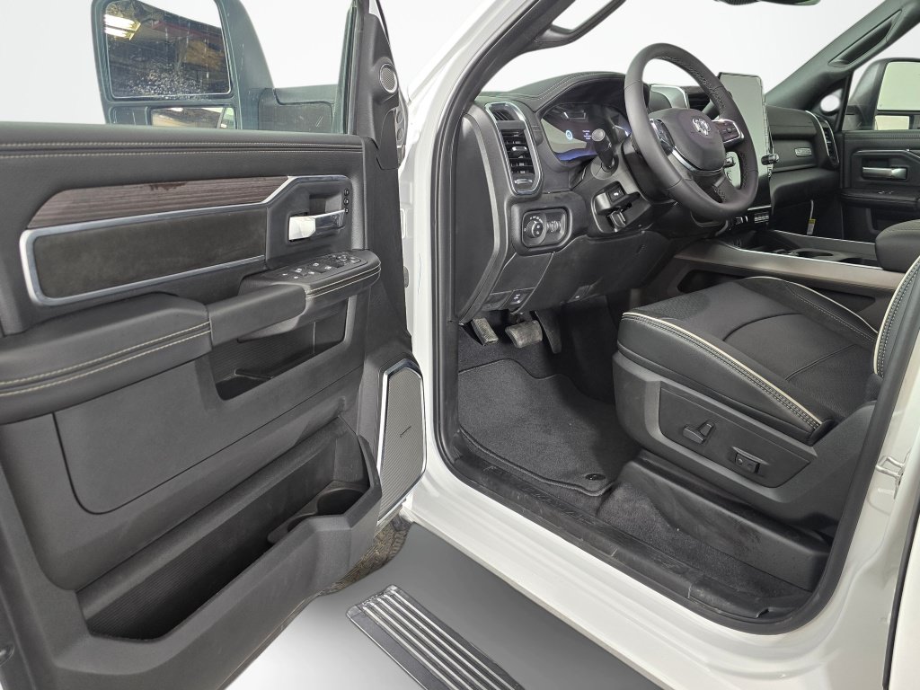 New 2026 RAM 2500 Laramie AWD/4WD image 21