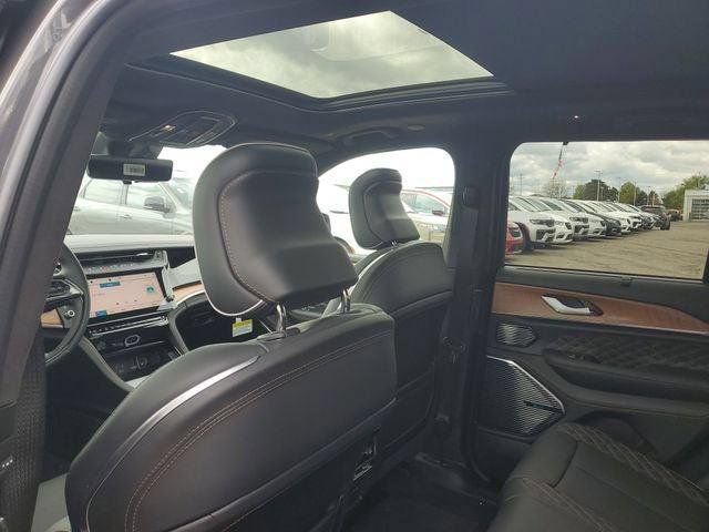 New 2026 Jeep Grand Cherokee Summit w/ Obsidian Package AWD/4WD image 12