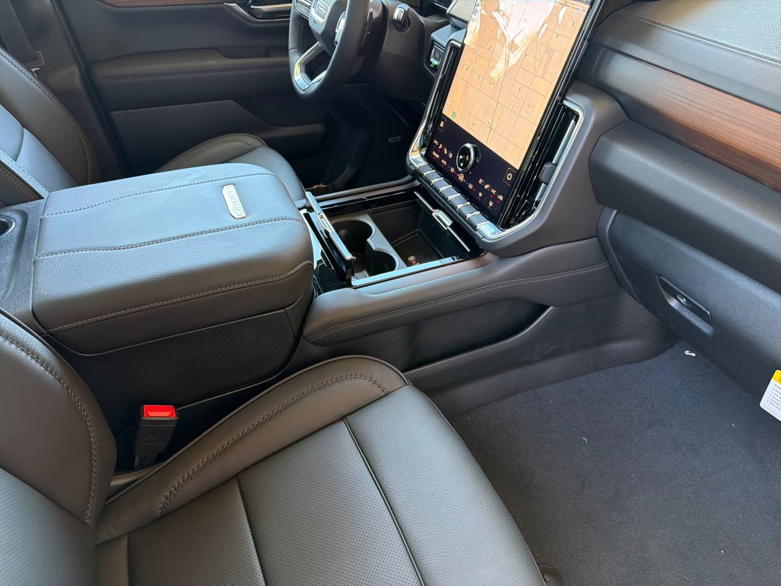 New 2026 GMC Yukon XL Denali w/ Denali Reserve Package AWD/4WD image 18