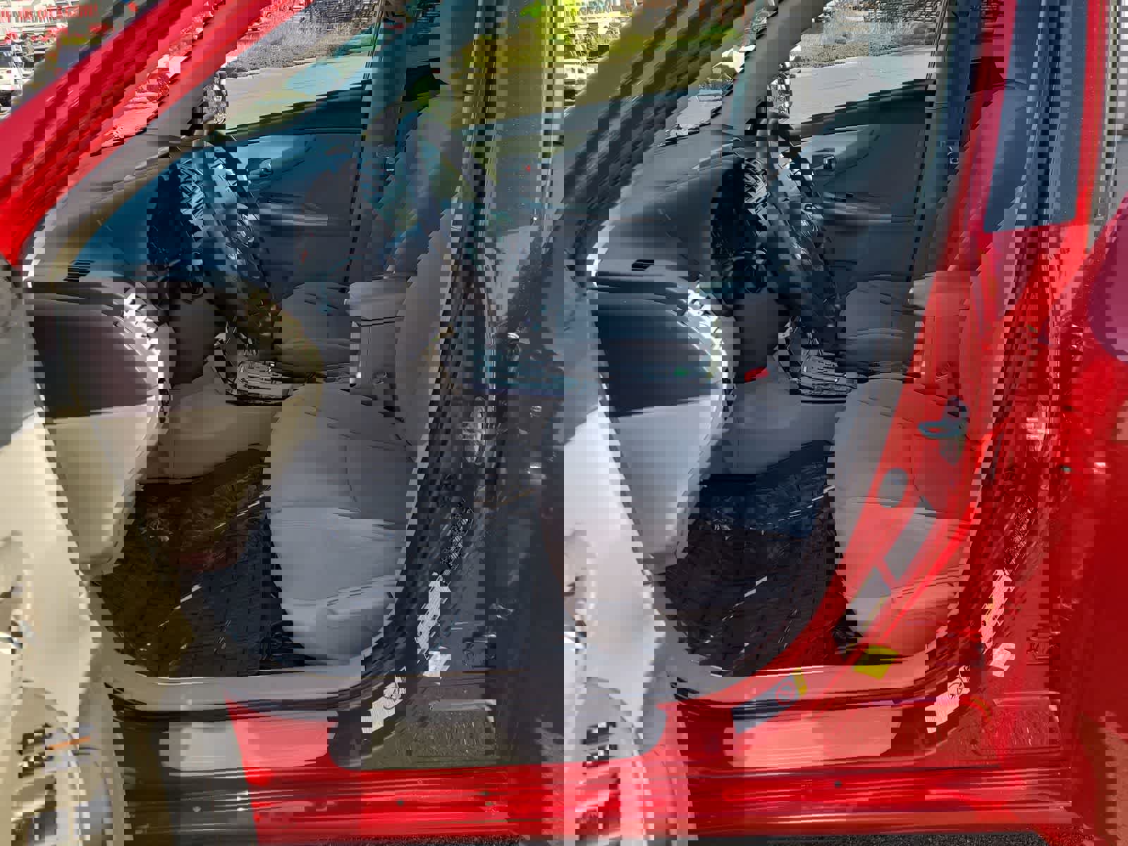 Used 2013 Toyota Corolla LE FWD image 19