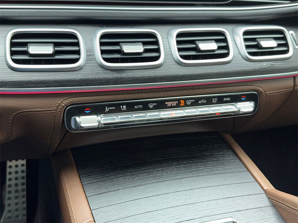 Used 2024 Mercedes-Benz GLE 53 AMG GLE 53 AMG NAV,CAM,PANO,CLMT S w/ Driver Assistance Package image 40