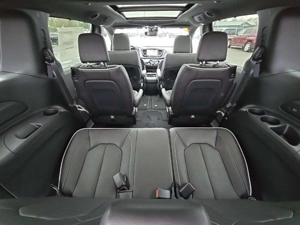 New 2026 Chrysler Pacifica Limited w/ S Appearance Package image 42