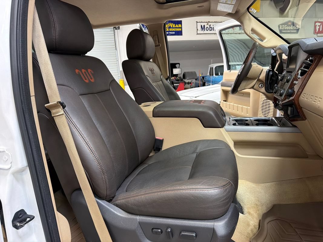 Used 2015 Ford F250 King Ranch w/ FX4 Off-Road Package AWD/4WD image 36