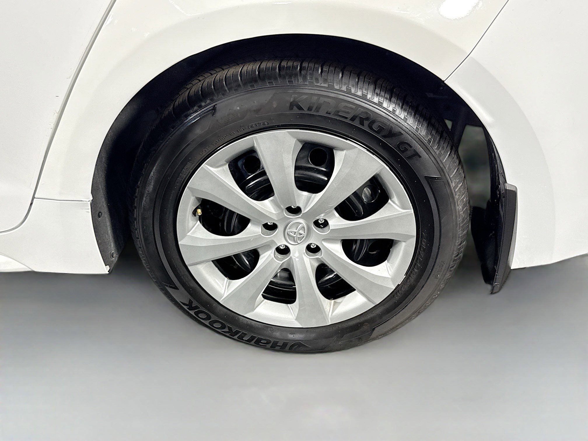 Used 2025 Toyota Corolla LE image 36