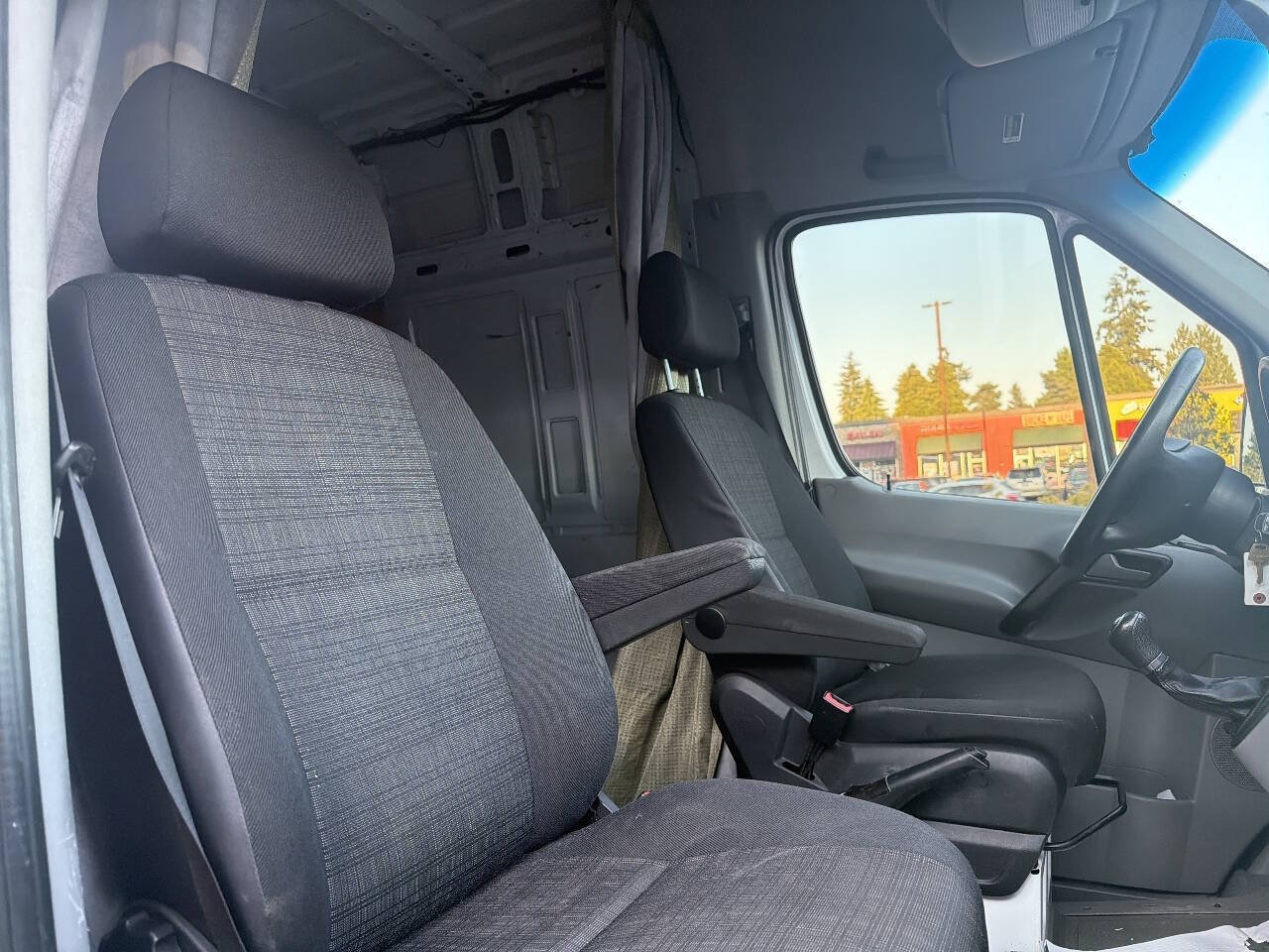 Used 2014 Mercedes-Benz Sprinter 2500 image 13