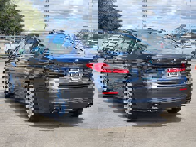 Used 2021 BMW 530i xDrive w/ Convenience Package image 4