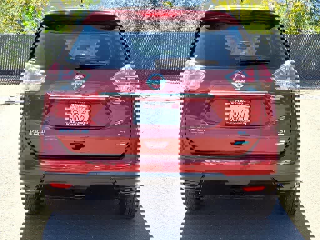 Used 2014 Nissan Rogue SL image 5