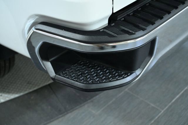 Used 2025 Chevrolet Silverado 2500 LT w/ Convenience Package image 18