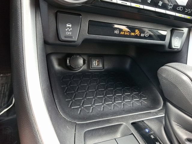 Used 2024 Toyota RAV4 XLE AWD/4WD image 21