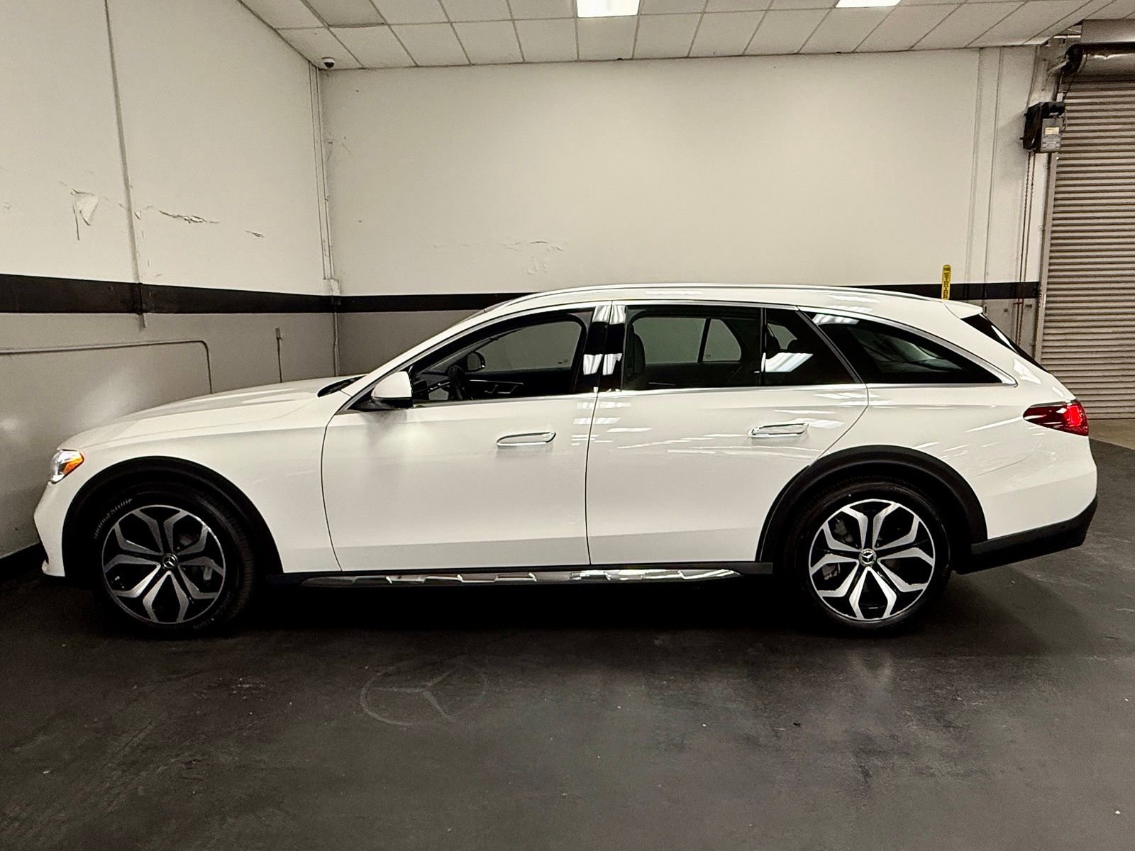 Used 2025 Mercedes-Benz E 450 4MATIC All-Terrain Wagon image 9