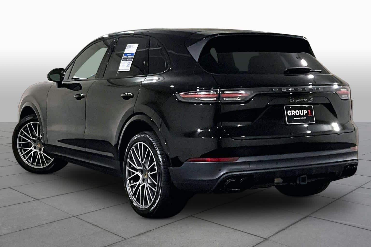 Used 2023 Porsche Cayenne S Platinum AWD/4WD image 11