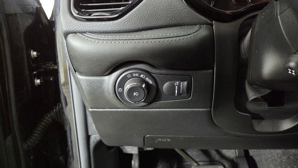 Used 2022 Dodge Durango GT image 21