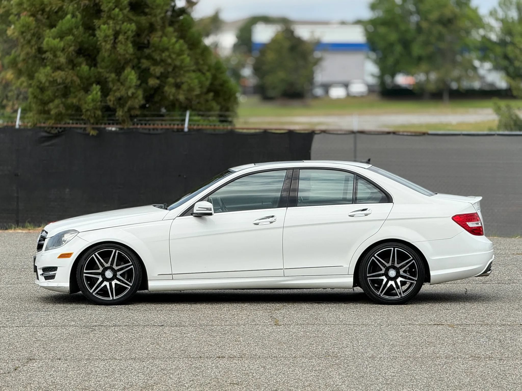 Used 2014 Mercedes-Benz C 300 4MATIC Sedan image 8