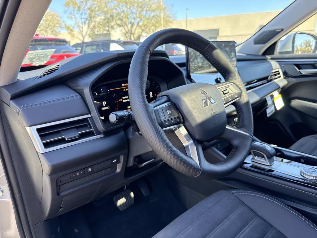 New 2026 Mitsubishi Outlander SE image 23