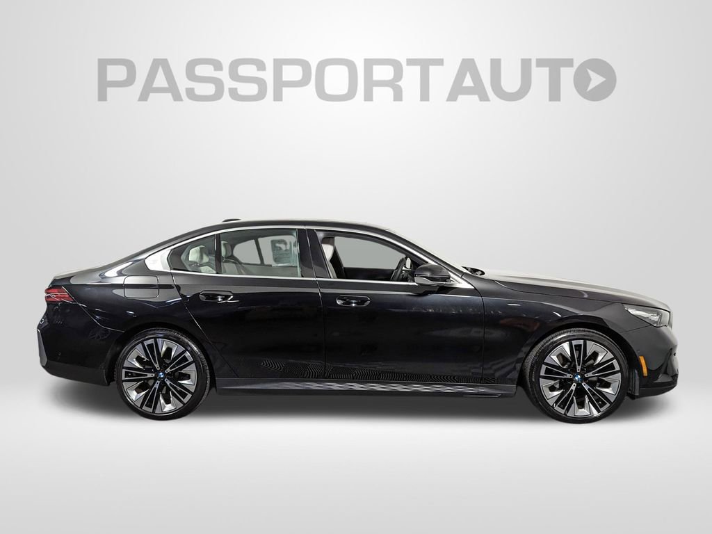 Used 2025 BMW 530i xDrive image 7