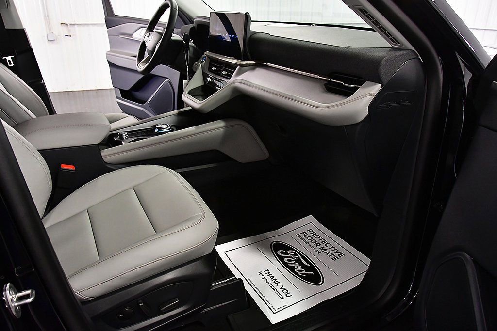 New 2026 Ford Explorer Active w/ Active Comfort Package image 30