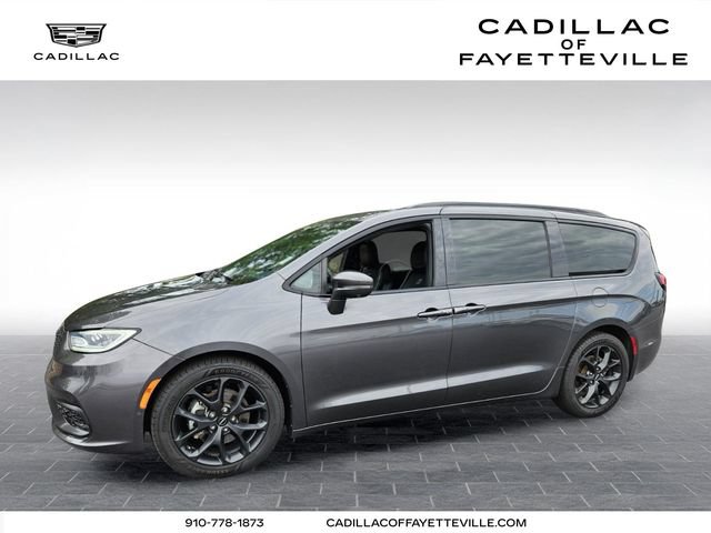 Used 2022 Chrysler Pacifica Limited w/ S Appearance Package