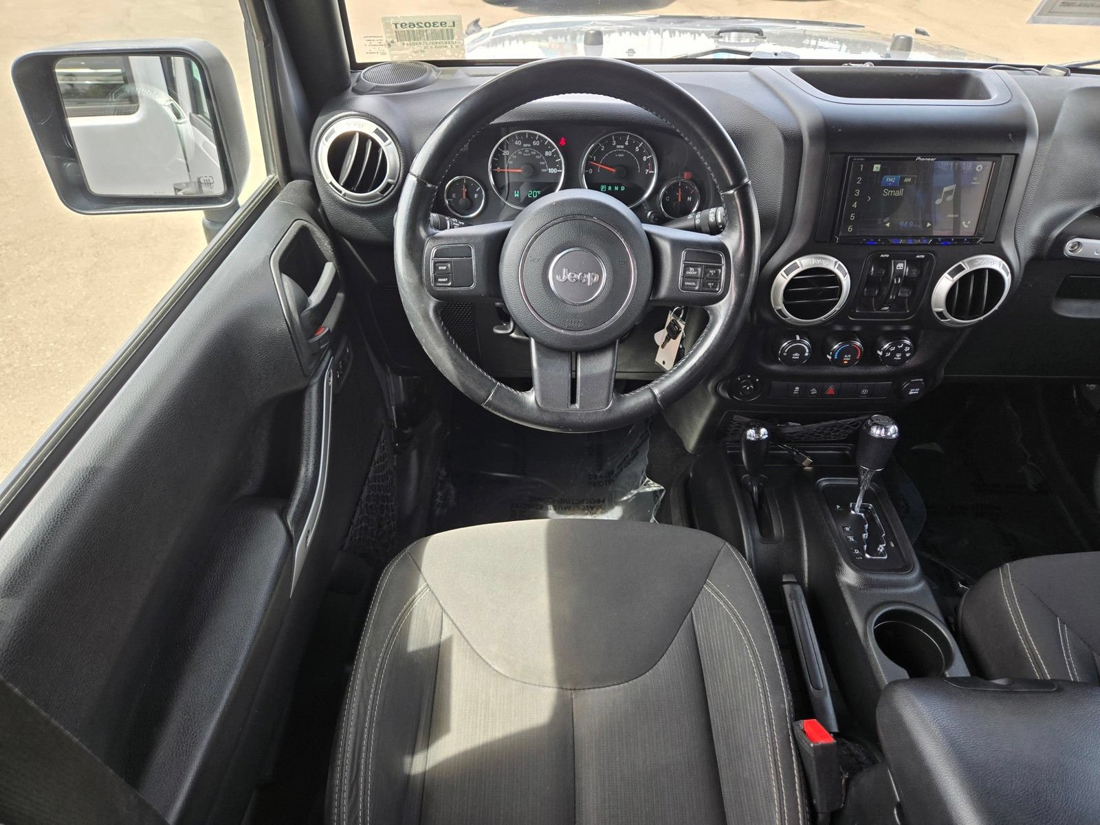 Used 2018 Jeep Wrangler Unlimited Sahara AWD/4WD image 17