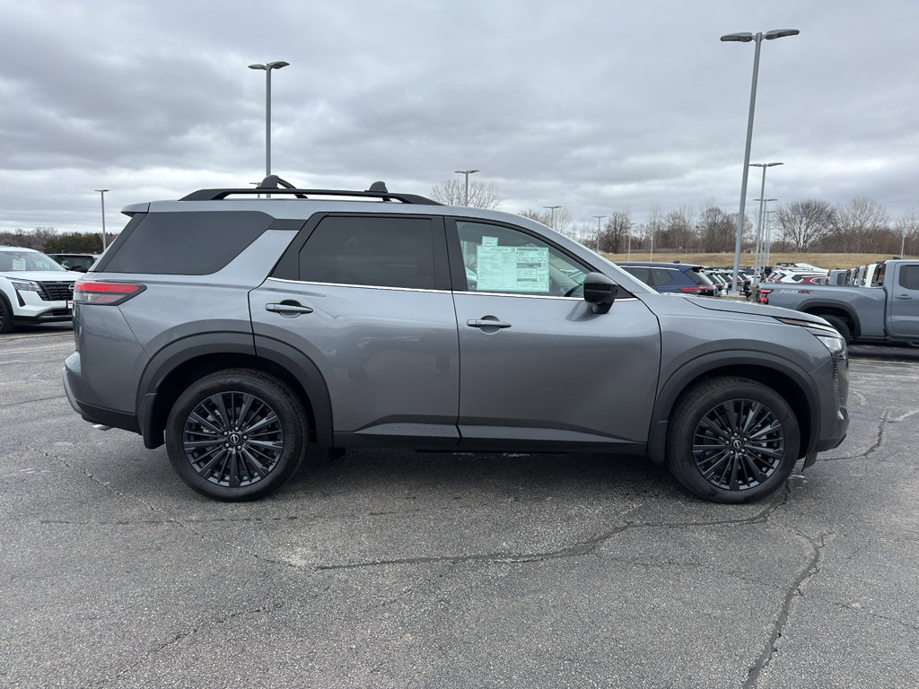 New 2026 Nissan Pathfinder SL image 4